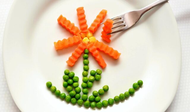 meal, carrots, peas, healthy, naturally, frozen vegetables, cook, plate, carrots, carrots, peas, peas, peas, peas, peas, frozen vegetables, frozen vegetables, plate, plate, plate, plate