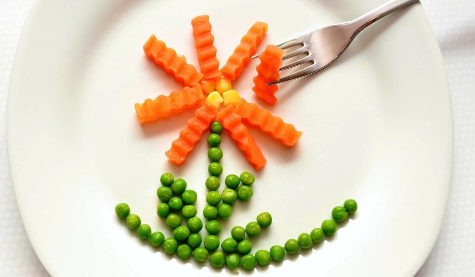 meal, carrots, peas, healthy, naturally, frozen vegetables, cook, plate, carrots, carrots, peas, peas, peas, peas, peas, frozen vegetables, frozen vegetables, plate, plate, plate, plate
