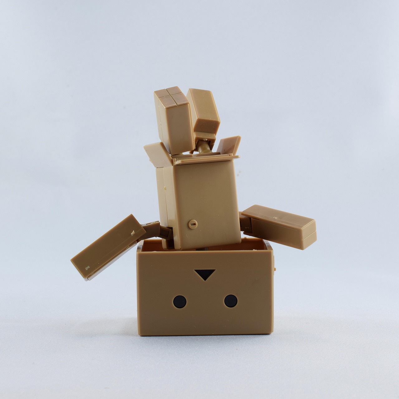 kartobot, mini yotsuba, deco, toy, yotsubato, toy figure, plastic, gift, amazon figure, figure, plastic figure, manga, cardboard box, corrugated cardboard, headstand, happy, head, cardboard box, cardboard box, cardboard box, cardboard box, cardboard box, headstand