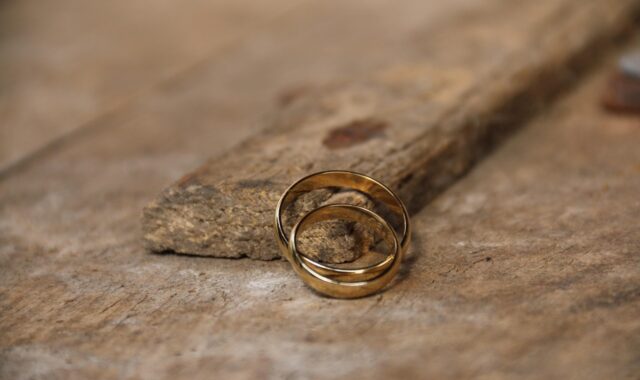 wedding rings, gold rings, wood, wedding, to marry, marriage, composite, love, loyalty, loyal to, together, gold, wedding rings, wedding rings, wedding rings, wedding rings, wedding rings, gold rings, wedding