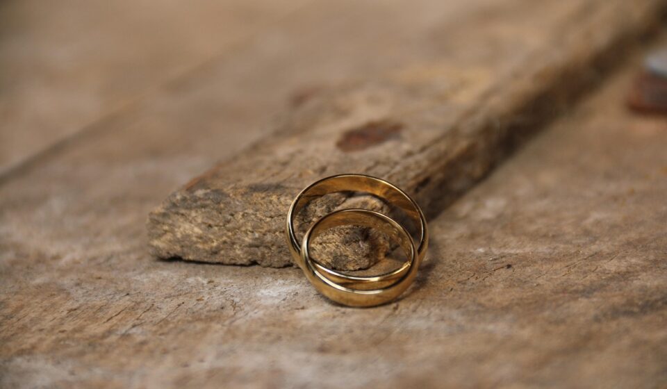 wedding rings, gold rings, wood, wedding, to marry, marriage, composite, love, loyalty, loyal to, together, gold, wedding rings, wedding rings, wedding rings, wedding rings, wedding rings, gold rings, wedding