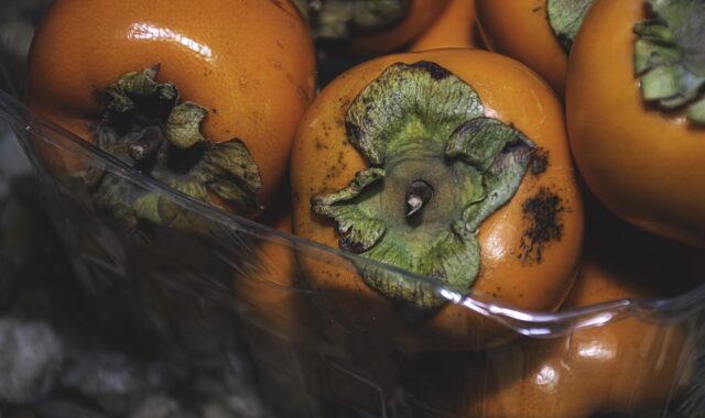 fruits, plastic box, food, orange, plastic, packaging, persimmon, container, package, ripe, mid-autumn festival, supplements, fruit wallpaper, just autumn, vitamins, micro elements, sweet, the willow-wren, juicy, consume, vitaminizing, autumn theme, brown box
