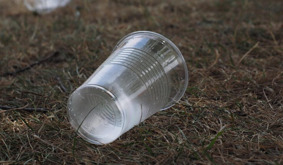beverage cups, cup, plastic cups, drink, competition, garbage, plastic waste, waste, throw away, disposal, environment, environmental protection, plastic cups, garbage, plastic waste, plastic waste, plastic waste, plastic waste, plastic waste