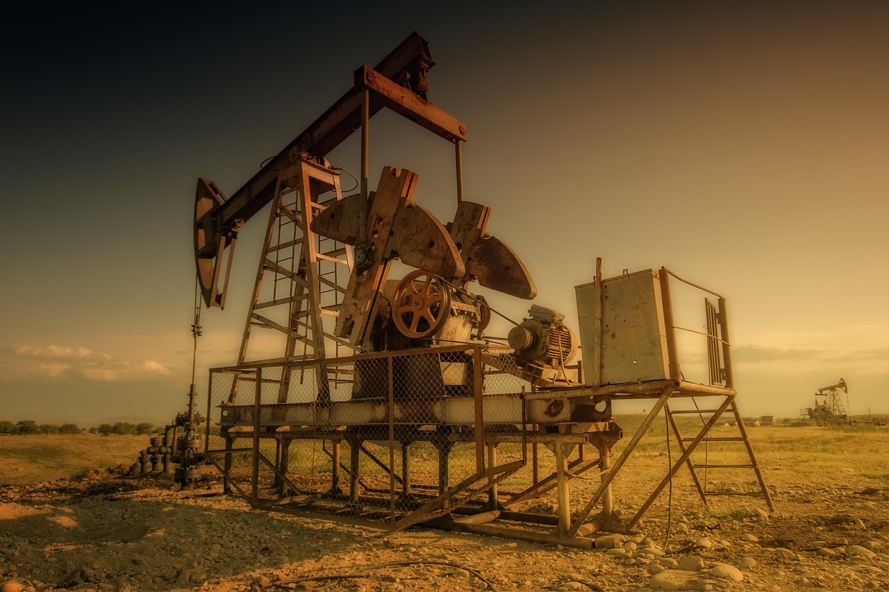 oil rig, industry, old, nature, field, oil industry, oil pump, drilling, platform, machine, borehole, georgia, countryside, sunset, dusk